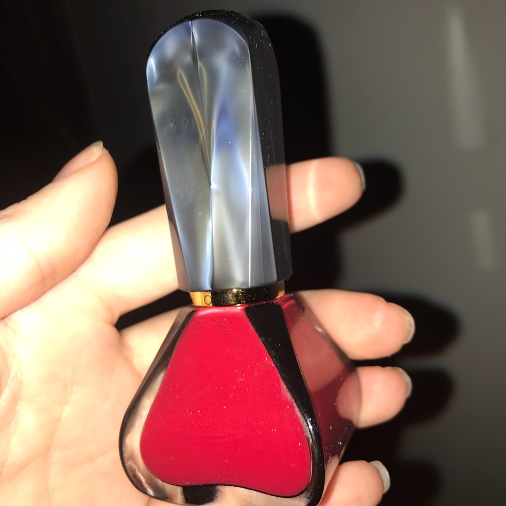 Oribe “The Lacquer High Shine Nail Polish”